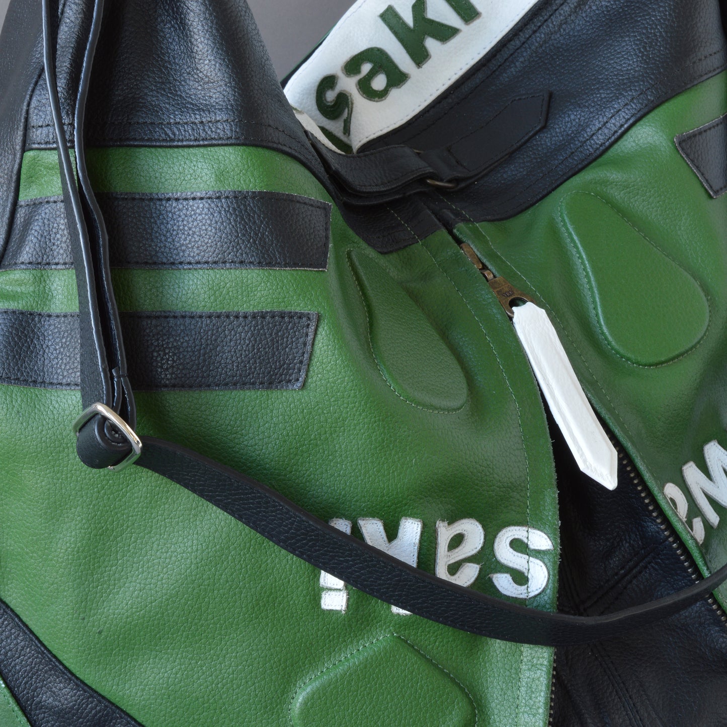 Kawasaki Racing Hobo #017