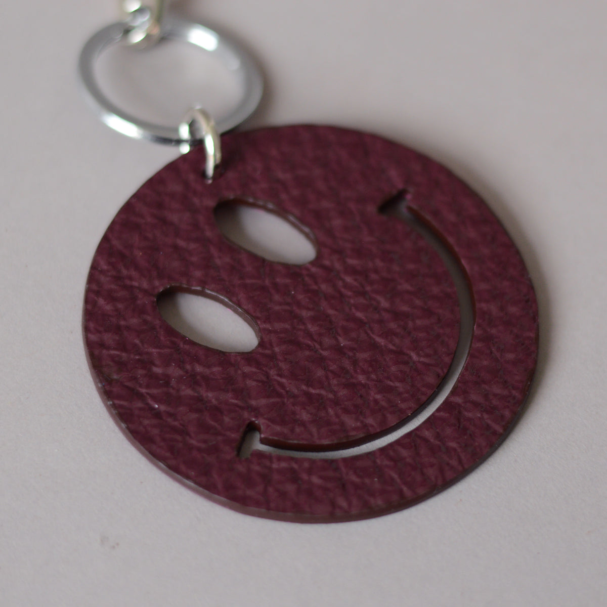 Happy Key Ring Burgundy Pink