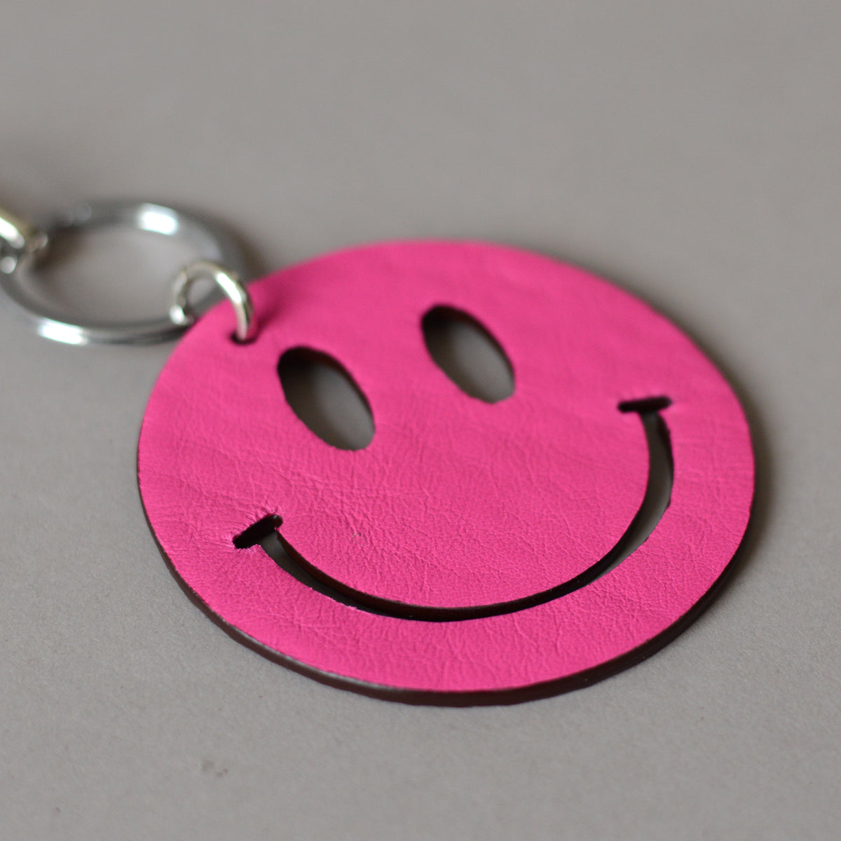 Happy Key Ring Burgundy Pink