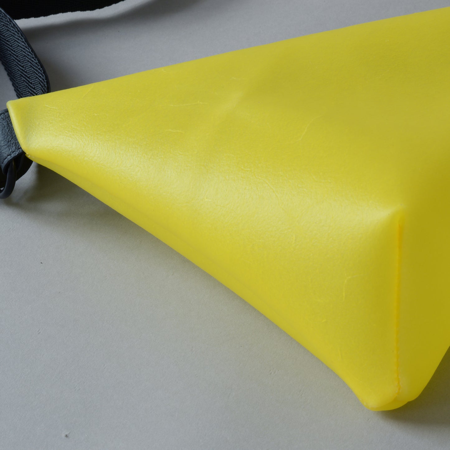 Scarlett Prism Yellow